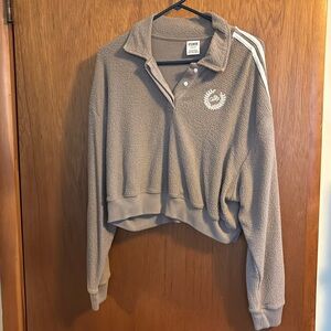 Pan color sweatshirt goes to your waist brand new very comfortable